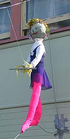 Tight rope scarecrow